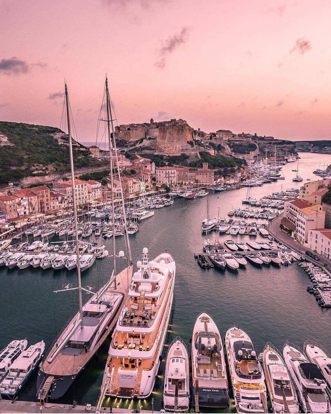 Bonafacio Garbour - TOURISM IN CORSE